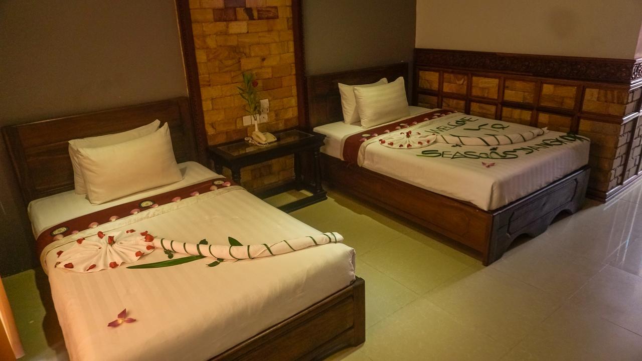 160 Angkor Villa Siem Reap Exterior photo